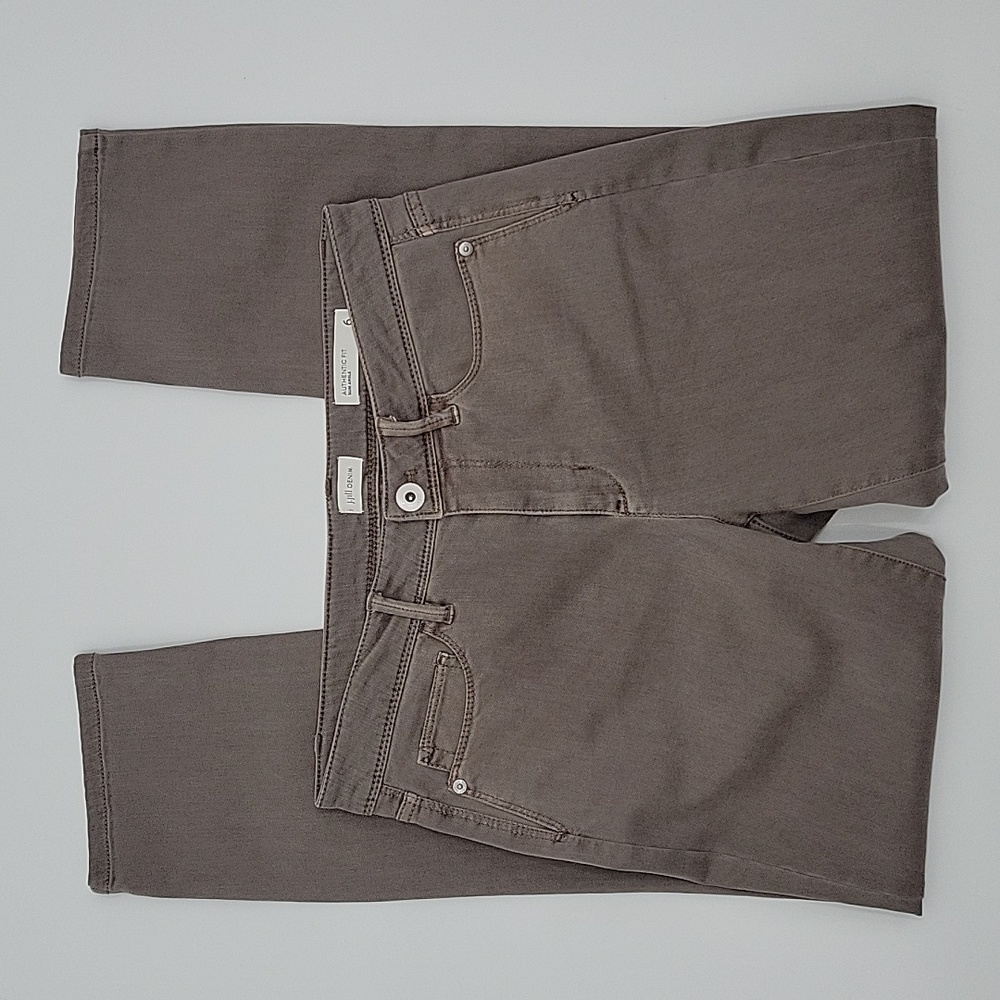 J. Jill Cropped Ankle Jeans in Taupe